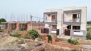 Plot in Lucknow