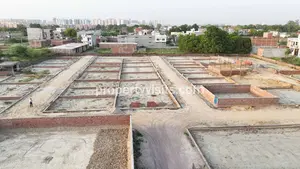 Plot in Lucknow